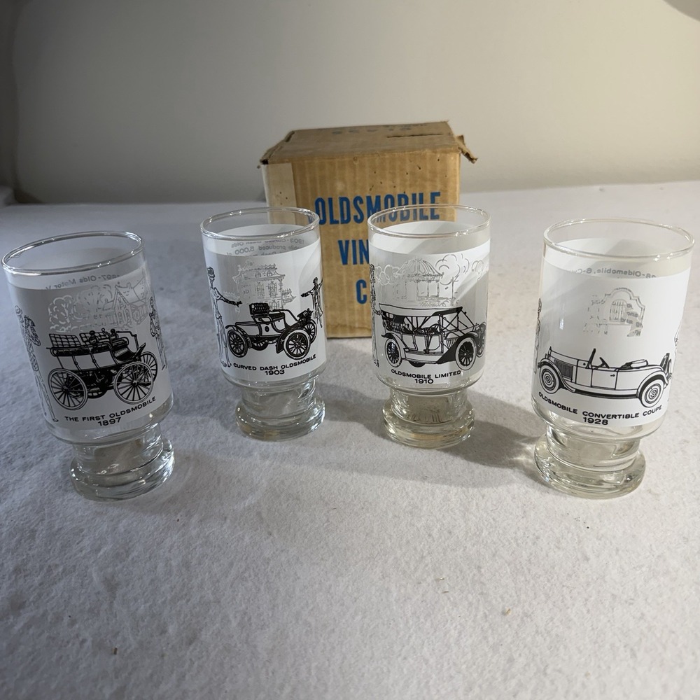 Vintage Oldsmobile 75th Anniversary Glasses Set of 4 w/ Box Classic Cars